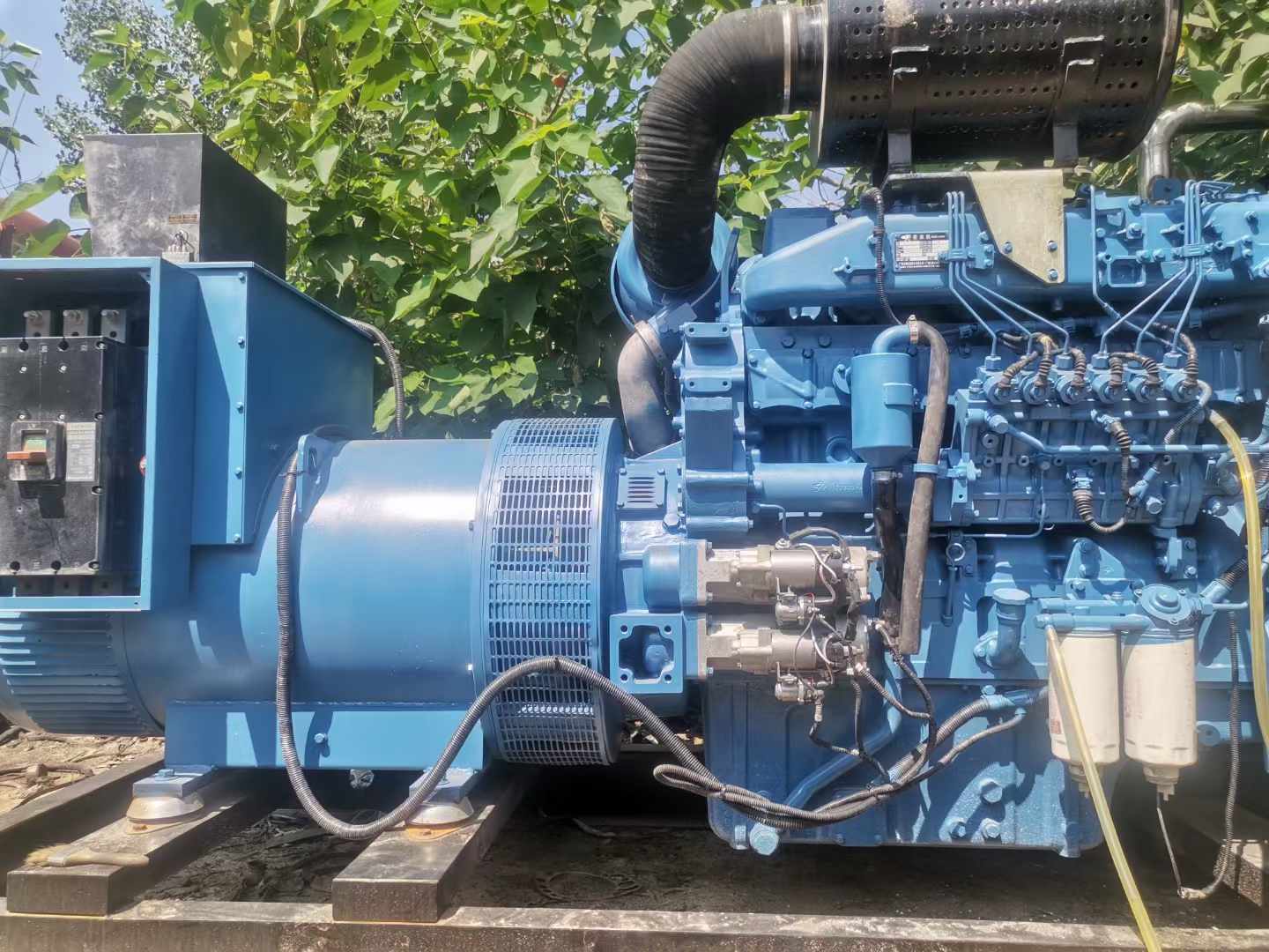 阿巴嘎详细说明降低 800kW 柴油发电机输出电流波动的方法